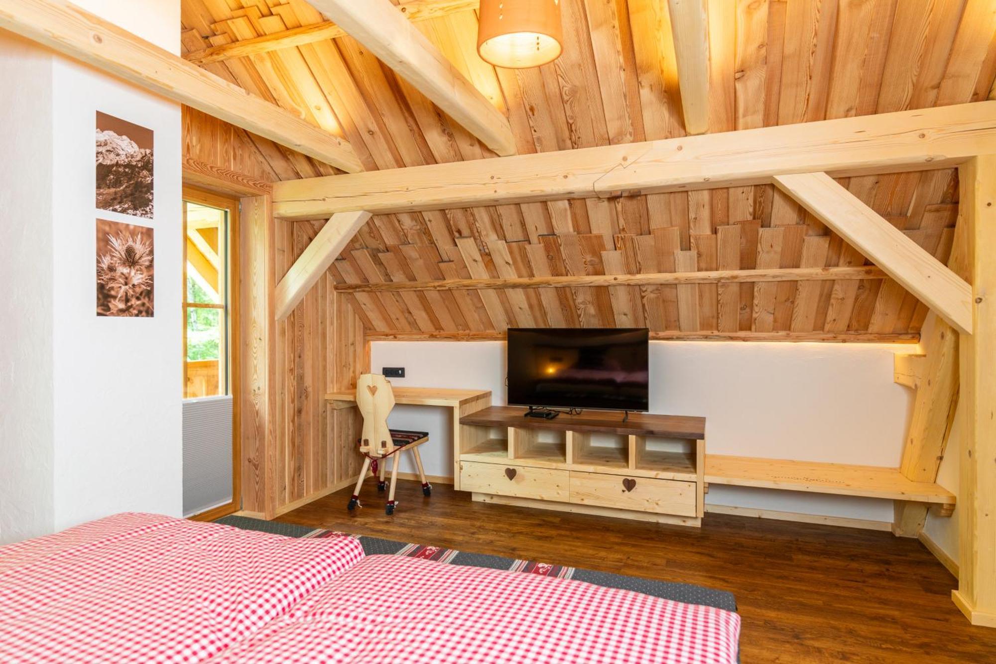 Alpik Chalets - Bohinj Bilik gambar