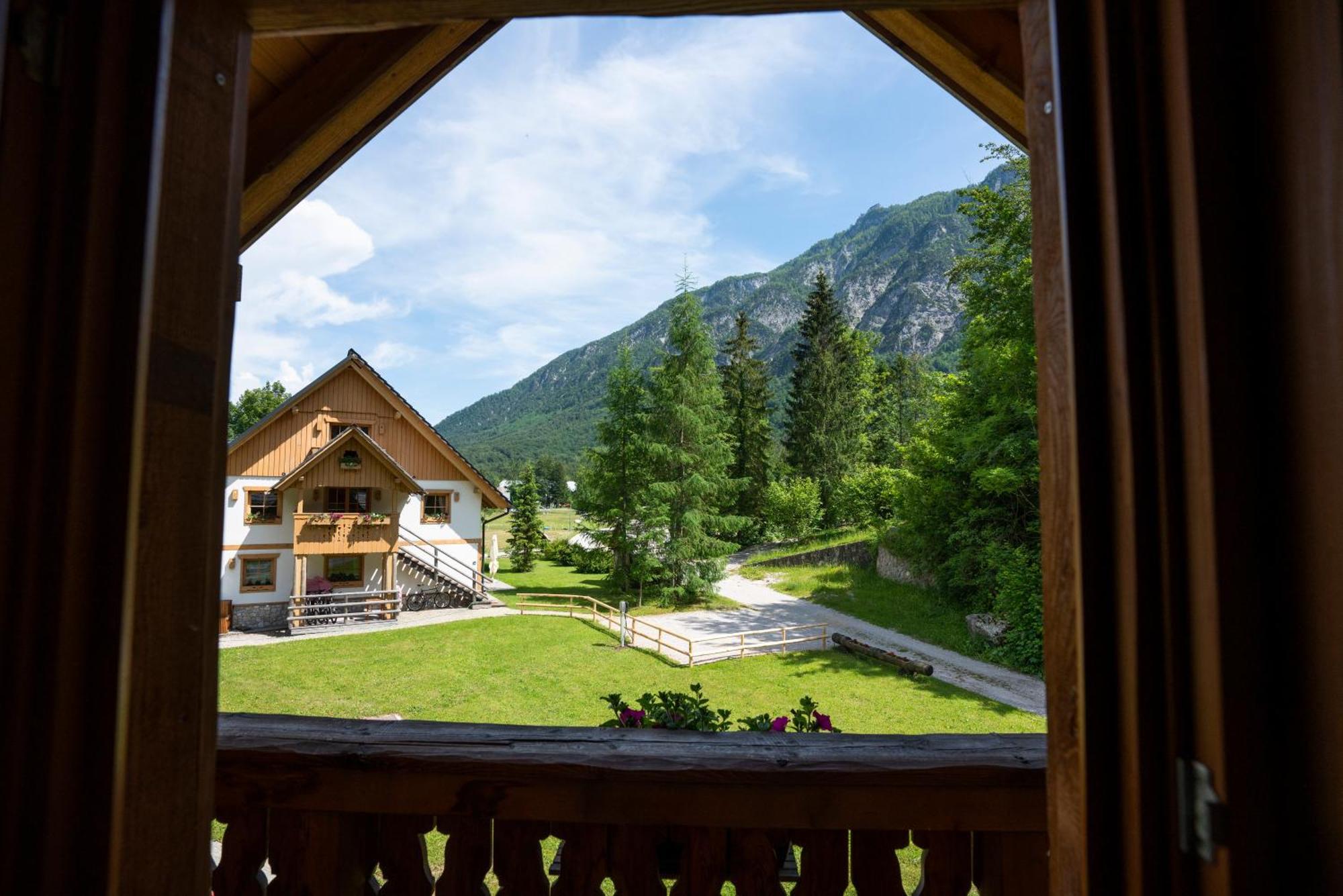 Alpik Chalets - Bohinj Bilik gambar